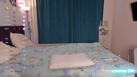 Snapshot of adele_adam chatting on June 19, 2:05 am adele_adam online show from June 19, 2:05 am