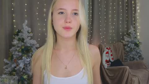 Snapshot of adele_armas chatting on January 16, 12:45 am Adele online show from January 16, 12:45 am