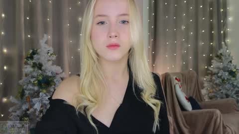 Snapshot of adele_armas chatting on January 19, 6:00 pm Adele online show from January 19, 6:00 pm