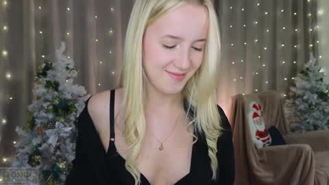 Snapshot of adele_armas chatting on January 19, 9:02 pm Adele online show from January 19, 9:02 pm