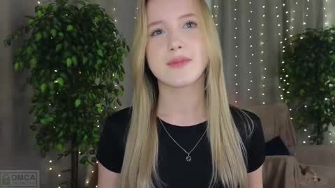 Snapshot of adele_armas chatting on February 11, 12:17 am Adele online show from February 11, 12:17 am