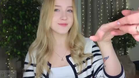 Snapshot of adele_armas chatting on February 23, 6:23 pm Adele online show from February 23, 6:23 pm