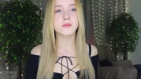 Snapshot of adele_armas chatting on February 28, 7:14 pm Adele online show from February 28, 7:14 pm