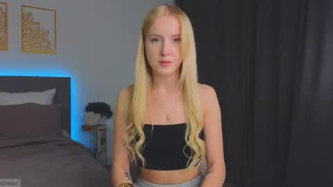 Snapshot of adele_armas chatting on September 24, 10:24 pm Adele online show from September 24, 10:24 pm