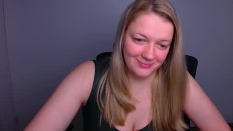 Adele online show from December 18, 7:14 am