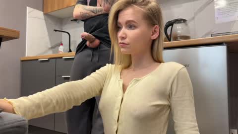 Adele Nick online show from April 13, 3:45 am