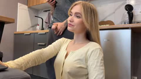 Adele Nick online show from April 16, 3:40 am