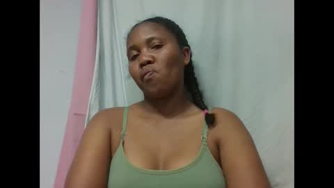 adelealy online show from November 1, 7:05 pm