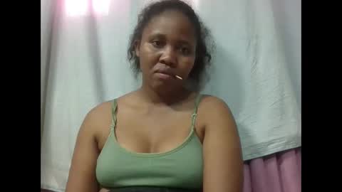 adelealy online show from November 18, 4:17 am