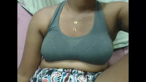 adelealy online show from February 9, 6:01 pm