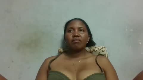 Snapshot of adelealy chatting on May 1, 2:43 pm adelealy online show from May 1, 2:43 pm