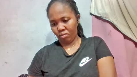 Snapshot of adelealy chatting on May 8, 7:03 am adelealy online show from May 8, 7:03 am