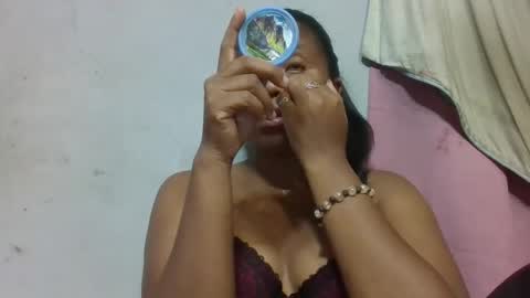 Snapshot of adelealy chatting on May 17, 2:31 am adelealy online show from May 17, 2:31 am