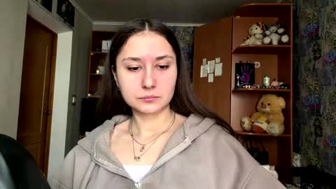 Poly online show from April 18, 9:02 am