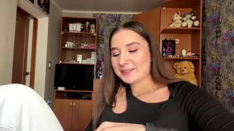 Poly online show from April 24, 11:01 am