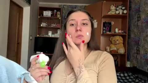 Poly online show from April 25, 8:17 am