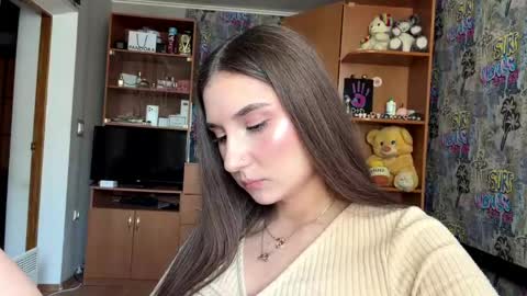 Poly online show from April 25, 1:41 pm