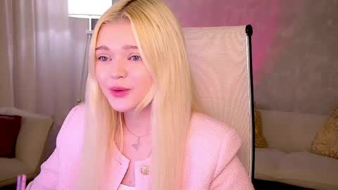 Adele  2200 -700  1000  UTCGMT 100 online show from April 18, 1:53 am