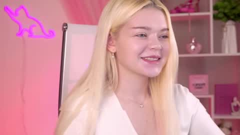 Adele  2200 -700  1000  UTCGMT 100 online show from April 24, 3:09 am