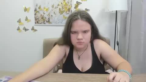 adelecruzz online show from March 8, 4:50 pm