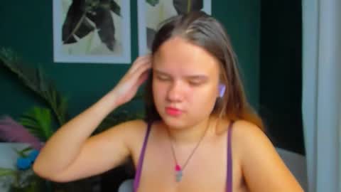 adelecruzz online show from April 12, 9:14 am