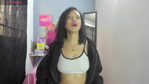 Snapshot of adeleth_blue chatting on November 11, 1:11 pm Adeleth online show from November 11, 1:11 pm