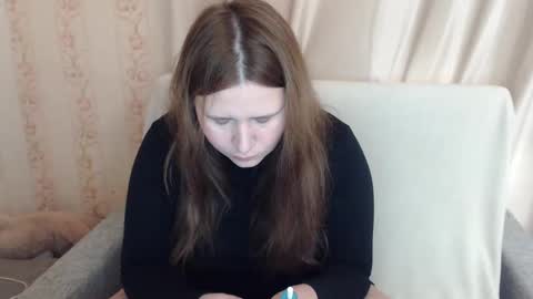 adelinalawson online show from December 19, 10:02 am