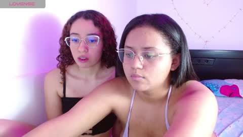 Snapshot of adeline_samy chatting on March 31, 7:03 pm online show from March 31, 7:03 pm