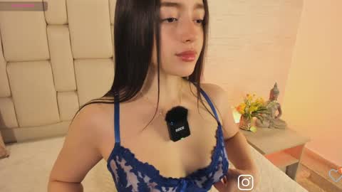 Snapshot of adelinewhite1 chatting on June 4, 11:49 am adeline online show from June 4, 11:49 am