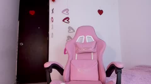 Snapshot of adelle_rose1 chatting on February 18, 12:48 am Adelle online show from February 18, 12:48 am