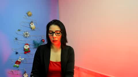 Adelle online show from December 12, 11:18 am