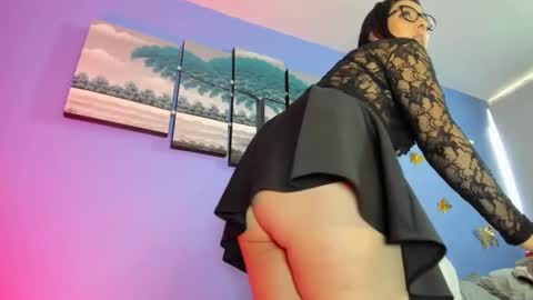 Adelle online show from January 27, 5:15 pm