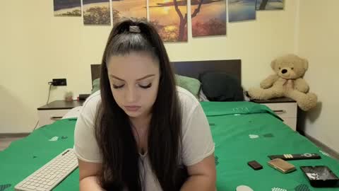 Adellineee online show from April 6, 9:27 pm