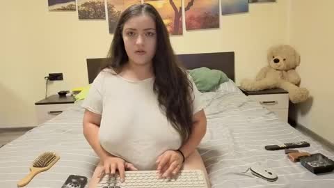 Adellineee online show from May 22, 8:47 pm