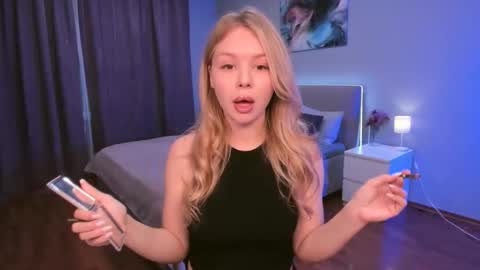 adelllovely online show from September 10, 11:43 am