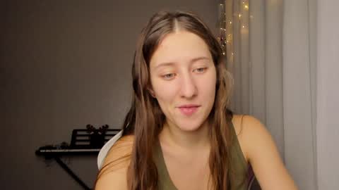 Snapshot of adellqueen chatting on December 20, 10:32 pm Adell online show from December 20, 10:32 pm