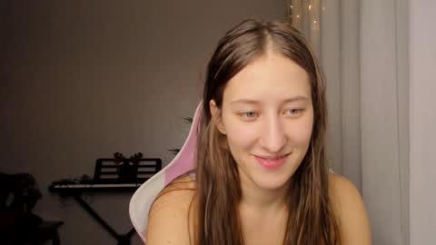 Snapshot of adellqueen chatting on December 23, 10:33 pm Adell online show from December 23, 10:33 pm