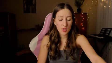 Snapshot of adellqueen chatting on March 12, 10:39 pm Adell online show from March 12, 10:39 pm