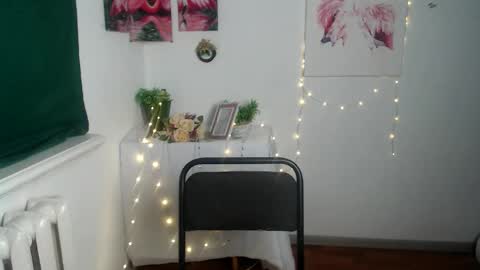 Snapshot of adellxx_ chatting on November 17, 6:19 am adellxx_ online show from November 17, 6:19 am