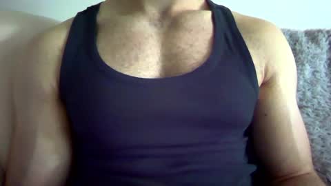 Snapshot of adem1ek chatting on May 4, 9:16 am adem1ek online show from May 4, 9:16 am