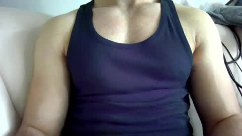 Snapshot of adem1ek chatting on May 16, 12:37 pm adem1ek online show from May 16, 12:37 pm
