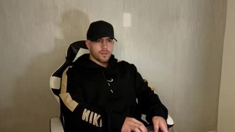 Snapshot of ades_lowe chatting on October 10, 11:42 am Ades online show from October 10, 11:42 am