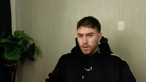 Snapshot of ades_lowe chatting on October 15, 11:54 am Ades online show from October 15, 11:54 am