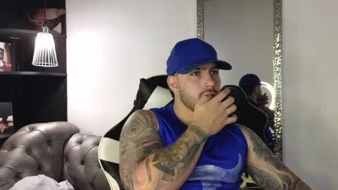 Snapshot of ades_lowe chatting on October 17, 12:41 pm Ades online show from October 17, 12:41 pm