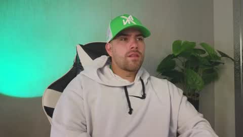 Snapshot of ades_lowe chatting on November 24, 11:54 am Ades online show from November 24, 11:54 am