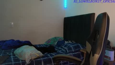 Snapshot of ades_lowe chatting on January 17, 7:24 am Ades online show from January 17, 7:24 am