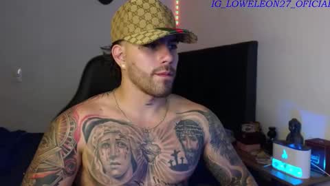 Snapshot of ades_lowe chatting on January 18, 7:56 am Ades online show from January 18, 7:56 am