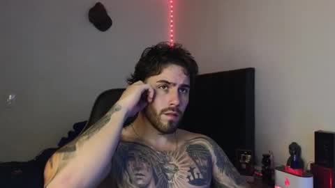 Snapshot of ades_lowe chatting on February 3, 6:00 am Ades online show from February 3, 6:00 am