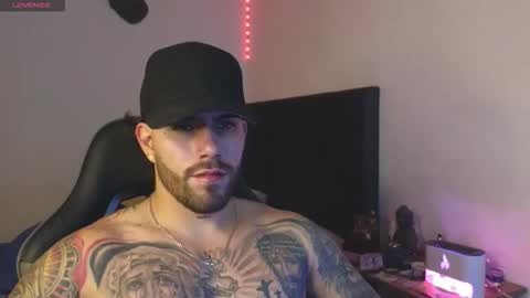 Snapshot of ades_lowe chatting on February 19, 6:09 am Ades online show from February 19, 6:09 am