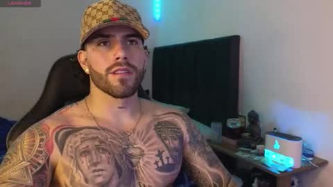 Snapshot of ades_lowe chatting on February 20, 4:42 am Ades online show from February 20, 4:42 am